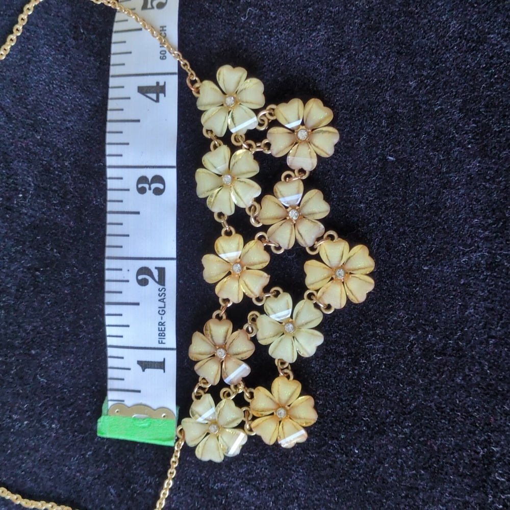 Flower Necklace - Picture 3 of 4